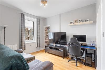 10/14 Wheatfield Place, Edinburgh, EH11 2PE - image 3