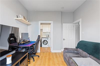 10/14 Wheatfield Place, Edinburgh, EH11 2PE - image 4