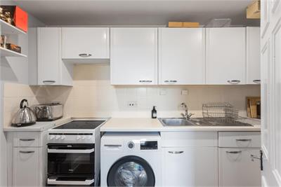10/14 Wheatfield Place, Edinburgh, EH11 2PE - image 6