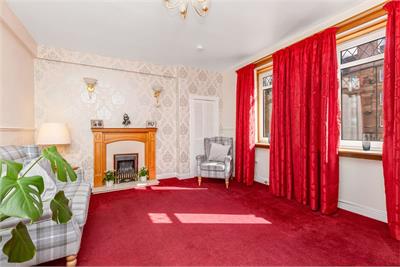 9 (flat 4), Portobello Road, Piershill, Edinburgh, EH8 7BB - image 2