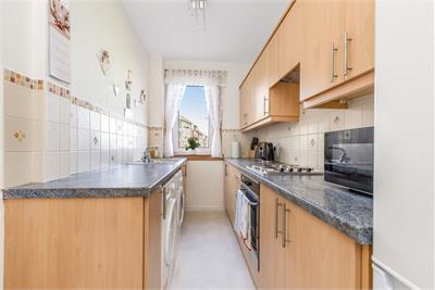 9 (flat 4), Portobello Road, Piershill, Edinburgh, EH8 7BB - image 4