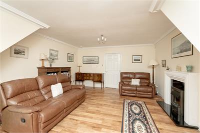 10 (flat 13), Powderhall Rigg, Canonmills, Edinburgh, EH7 4GG - image 3