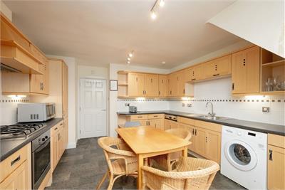 10 (flat 13), Powderhall Rigg, Canonmills, Edinburgh, EH7 4GG - image 8