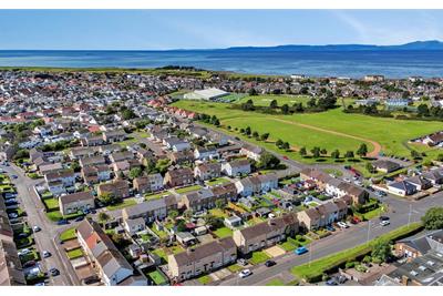 22 Biggart Road, Prestwick, KA9 2HF - image 2