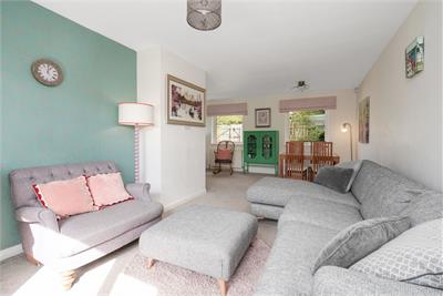 8 Swanston Grove, Fairmilehead, Edinburgh, EH10 7BW - image 2