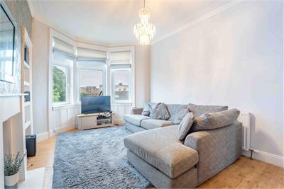 Flat 2R, 13 Charles Street, Largs, KA30 8HJ - image 2