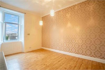 Flat 2R, 13 Charles Street, Largs, KA30 8HJ - image 11