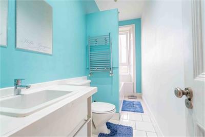 Flat 2R, 13 Charles Street, Largs, KA30 8HJ - image 13