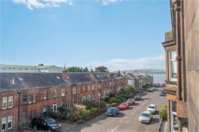 Flat 2R, 13 Charles Street, Largs, KA30 8HJ - image 3