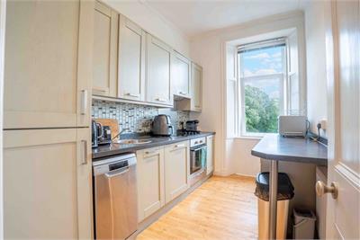 Flat 2R, 13 Charles Street, Largs, KA30 8HJ - image 7