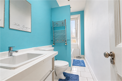 Flat 2R, 13 Charles Street, Largs, KA30 8HJ - image 7