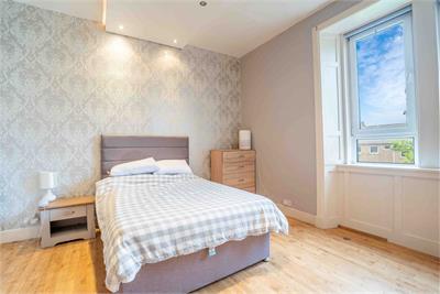 Flat 2R, 13 Charles Street, Largs, KA30 8HJ - image 8