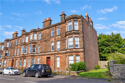 Flat 2R, 13 Charles Street, Largs, KA30 8HJ - image 1
