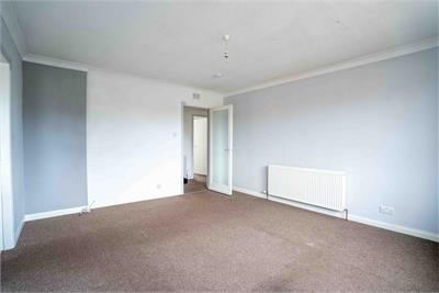 28A (Top Floor), Frazer Street, Largs, KA30 9HP - image 3
