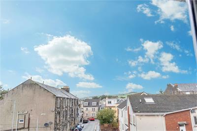 28A (Top Floor), Frazer Street, Largs, KA30 9HP - image 4