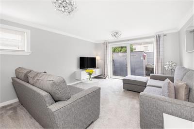 88 South Gyle Gardens, Edinburgh, EH12 7RZ - image 2