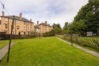 18/2 Loganlea Avenue, Edinburgh, EH7 6NY - image 17