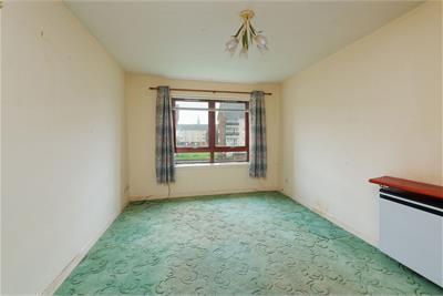 438 Castle Gait, Paisley, PA1 2HE - image 3
