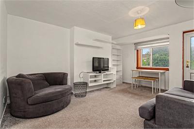 1/1 108 Brediland Road, Paisley, PA2 0HH - image 2