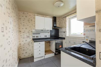 Flat 5, 35 West Pilton Drive, Edinburgh, EH4 4EY - image 3