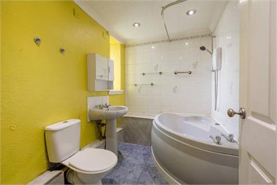 Flat 5, 35 West Pilton Drive, Edinburgh, EH4 4EY - image 8