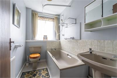 6/2 Glenogle Road, Edinburgh EH3 5HW - image 6
