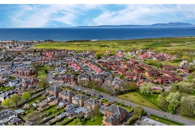 4 The Crescent, Monkton Road, Prestwick, KA9 1BQ - image 3