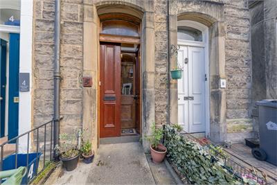 5 Ryehill Gardens, Edinburgh, EH6 8ER - image 2