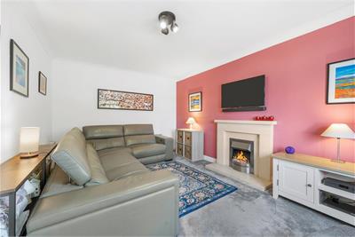 49 Braemar Drive, Dunfermline, KY11 8ES - image 4