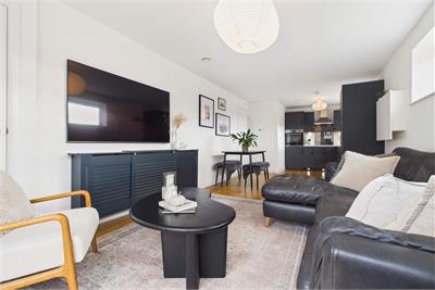 20/11 Margaret Thomson Crescent, Leith, Edinburgh, EH6 7FD - image 3