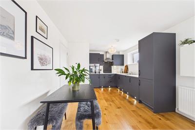 20/11 Margaret Thomson Crescent, Leith, Edinburgh, EH6 7FD - image 4