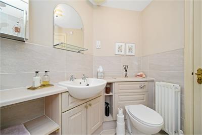 Flat 3, 32 Meadow Place Road, Edinburgh, EH12 7RY - image 13