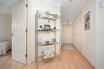 Flat 3, 32 Meadow Place Road, Edinburgh, EH12 7RY - image 15