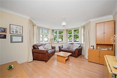 Flat 3, 32 Meadow Place Road, Edinburgh, EH12 7RY - image 3