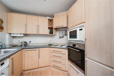 Flat 3, 32 Meadow Place Road, Edinburgh, EH12 7RY - image 7