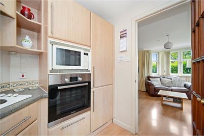 Flat 3, 32 Meadow Place Road, Edinburgh, EH12 7RY - image 8