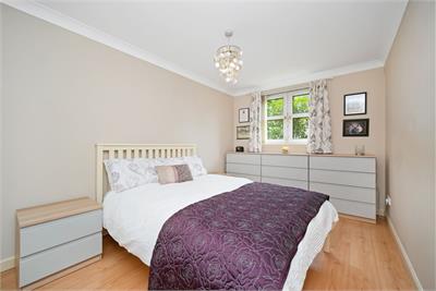 Flat 3, 32 Meadow Place Road, Edinburgh, EH12 7RY - image 9