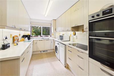Flat 4, 13 South Oswald Road, Edinburgh, EH9 2HQ - image 6