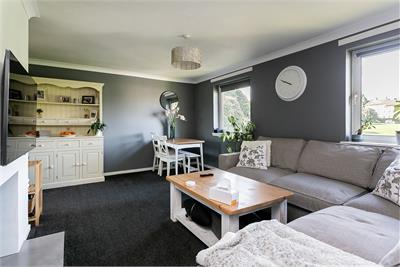 6/6 Peveril Terrace, Edinburgh, EH16 6BZ - image 2