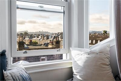 8/2 Summerside Place, Edinburgh, EH6 4PA - image 5