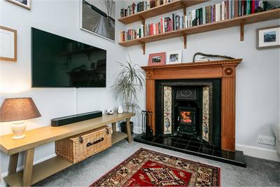 8/2 Summerside Place, Edinburgh, EH6 4PA - image 8