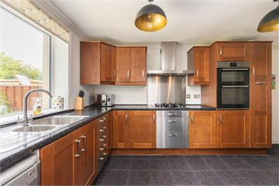 26 Dolphin Avenue, Edinburgh, EH14 5RD - image 5
