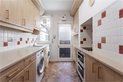 32 Craiglockhart Dell Road, Edinburgh, EH14 1JP - image 4