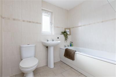 15 Meadowfield Court, Willowbrae, EH8 7NA - image 12