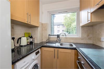 15 Meadowfield Court, Willowbrae, EH8 7NA - image 7