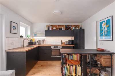 64 Barntongate Drive, Barnton, Edinburgh, EH4 8BY - image 2