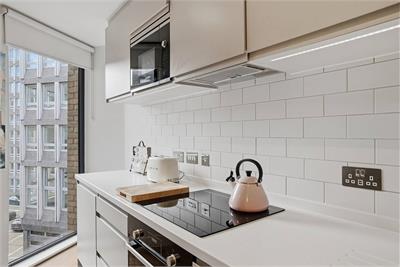 Flat 19, 29 King's Stables Road, EH1 2AP - image 6