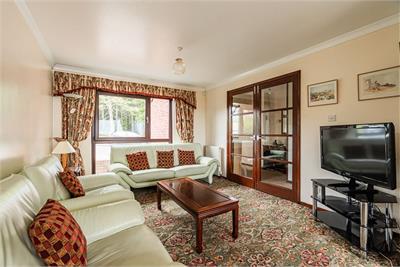 18 Buckstone Circle, Edinburgh, EH10 6XB - image 3