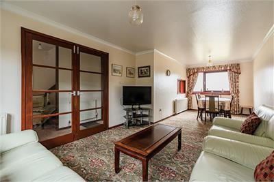 18 Buckstone Circle, Edinburgh, EH10 6XB - image 4