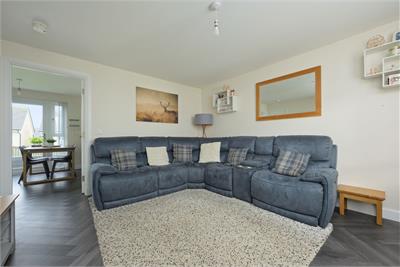 53 McBaith Way, Dunfermline, KY11 8YY - image 2